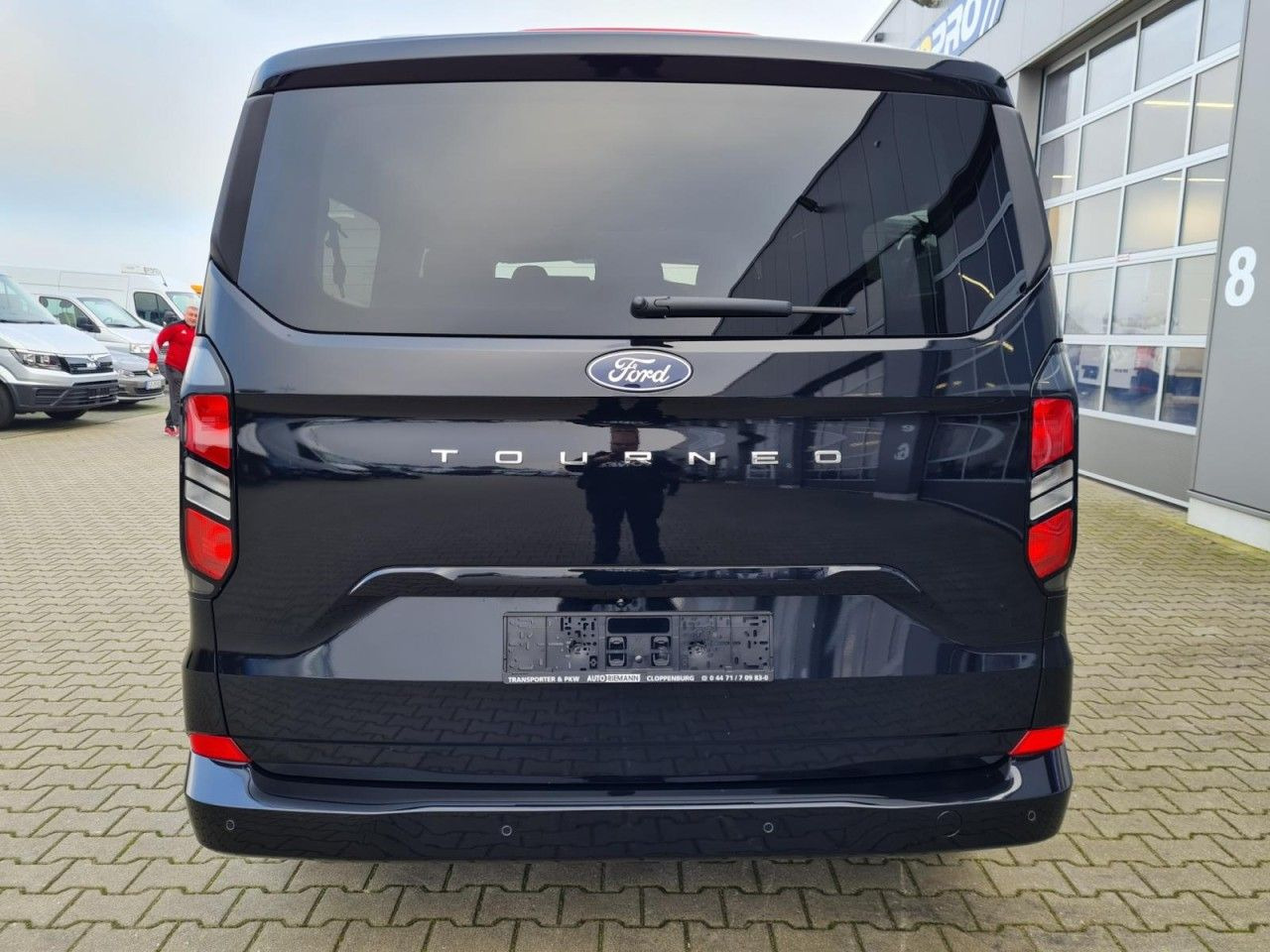 Ford Tourneo Custom 320 L2 Titanium 9 Sitze STANDHZ - כלי רכב מסחרי לנוסעים: תמונה 5 Ford Tourneo Custom 320 L2 Titanium 9 Sitze STANDHZ - כלי רכב מסחרי לנוסעים: תמונה 5