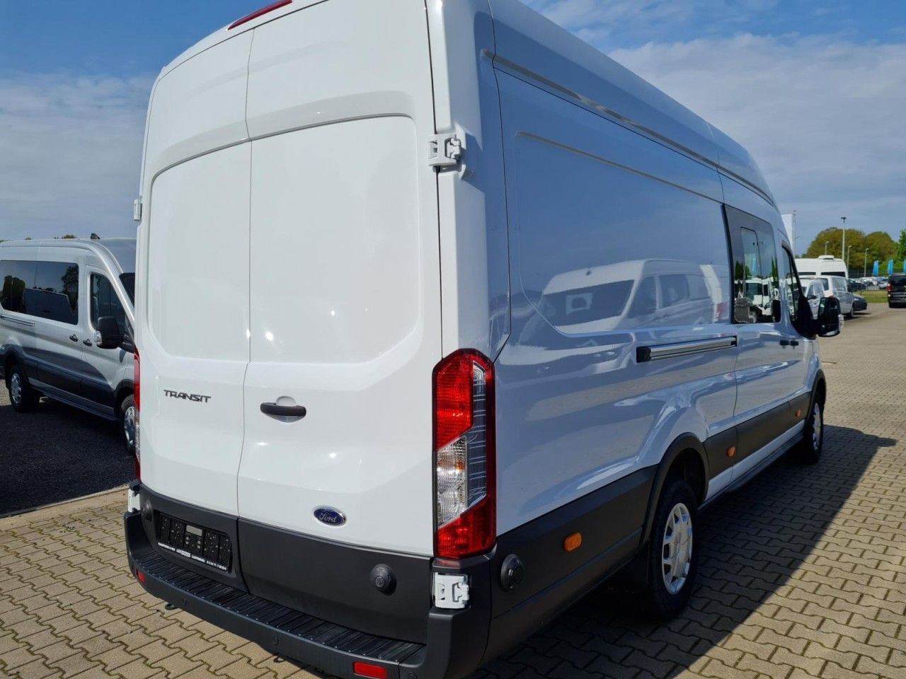 Ford Transit 350 Kasten L4H3 Doka Trend Mixto RWD - כלי רכב מסחרי עם לוח, כלי רכב מסחרי קומבי: תמונה 5 Ford Transit 350 Kasten L4H3 Doka Trend Mixto RWD - כלי רכב מסחרי עם לוח, כלי רכב מסחרי קומבי: תמונה 5
