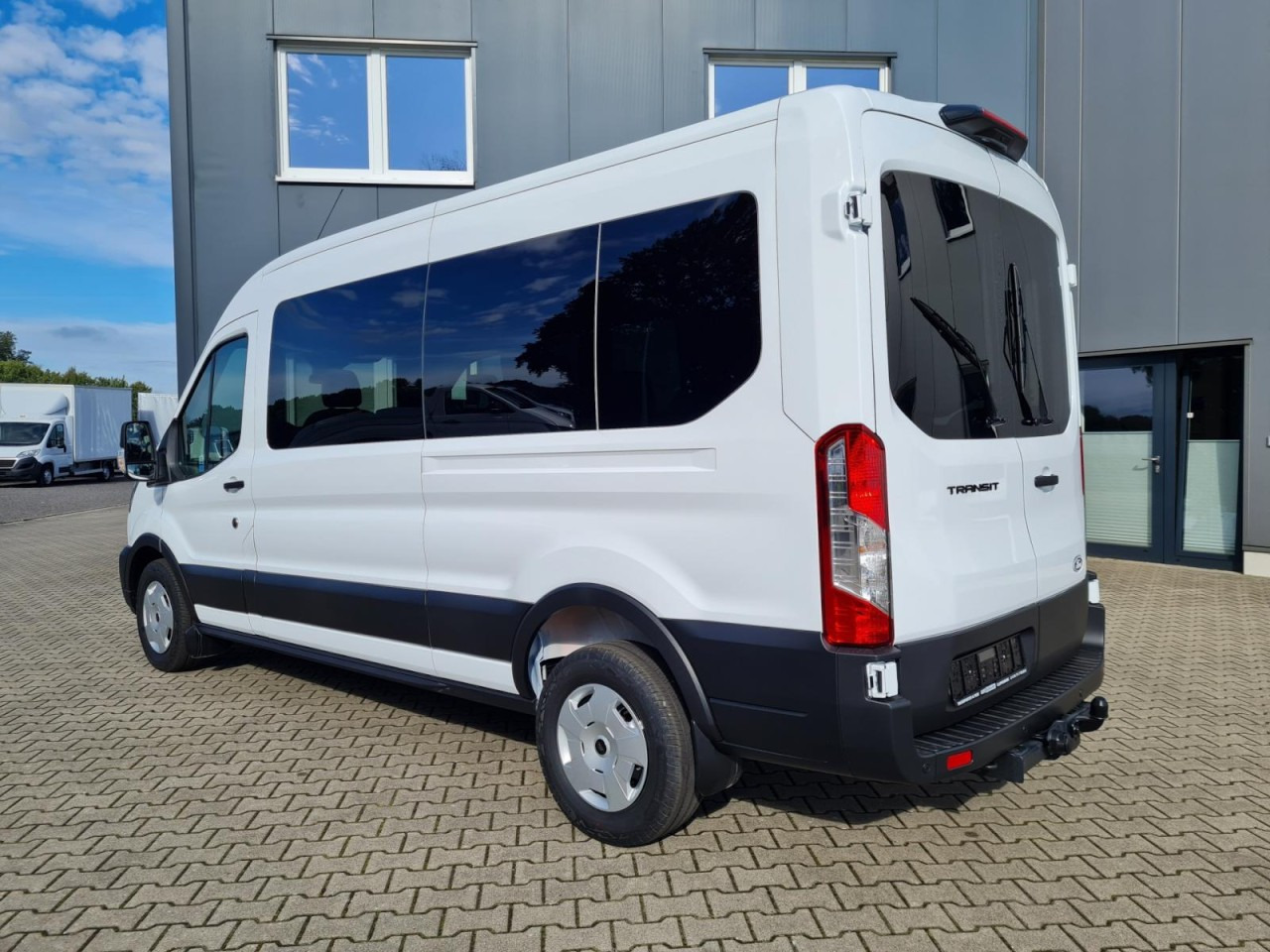 Ford Transit 350 Kombi 9-Sitze L3 AG Trend AHK KAMERA - מיניבוס, כלי רכב מסחרי לנוסעים: תמונה 4 Ford Transit 350 Kombi 9-Sitze L3 AG Trend AHK KAMERA - מיניבוס, כלי רכב מסחרי לנוסעים: תמונה 4
