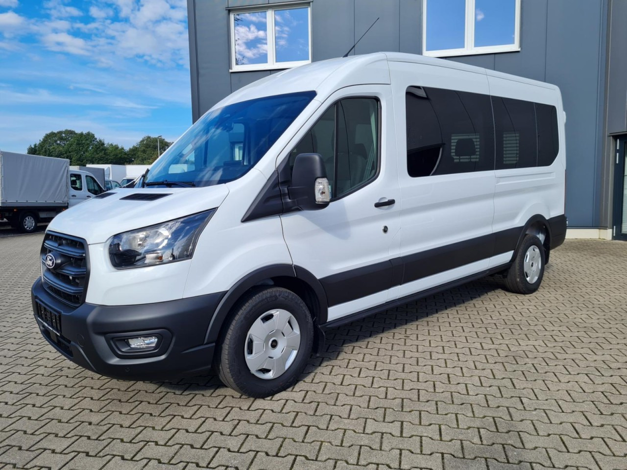 Ford Transit 350 Kombi TDCi L3 H2 Trend 9 Sitzer AHK - מיניבוס, כלי רכב מסחרי לנוסעים: תמונה 3 Ford Transit 350 Kombi TDCi L3 H2 Trend 9 Sitzer AHK - מיניבוס, כלי רכב מסחרי לנוסעים: תמונה 3
