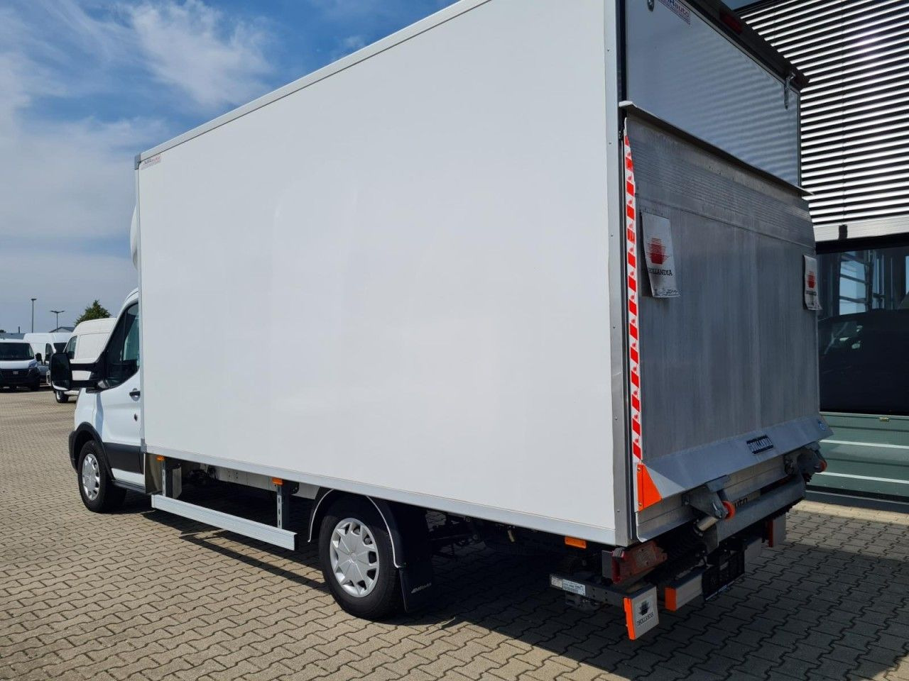 Ford Transit 350 Möbel Koffer LBW Trend AG KLIMA TEMP - כלי רכב מסחרי עם תיבה: תמונה 5 Ford Transit 350 Möbel Koffer LBW Trend AG KLIMA TEMP - כלי רכב מסחרי עם תיבה: תמונה 5