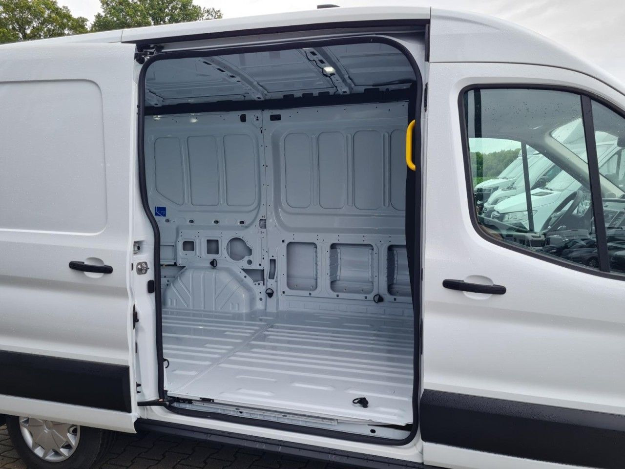 Ford Transit Kasten TDCi L2H2 Trend Klima Tempomat - כלי רכב מסחרי קטן: תמונה 4 Ford Transit Kasten TDCi L2H2 Trend Klima Tempomat - כלי רכב מסחרי קטן: תמונה 4
