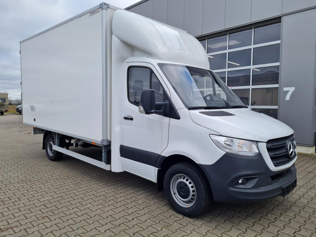 Mercedes-Benz Sprinter 315 CDi Koffer lang MBux, Klima - כלי רכב מסחרי עם תיבה: תמונה 3 Mercedes-Benz Sprinter 315 CDi Koffer lang MBux, Klima - כלי רכב מסחרי עם תיבה: תמונה 3