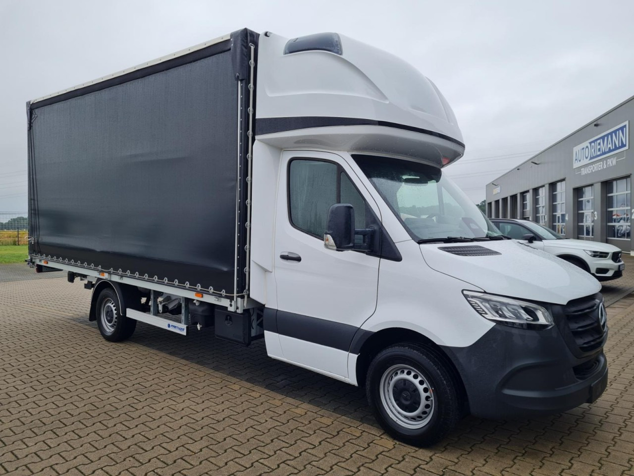 Mercedes-Benz Sprinter 317 AG Schiebe Plane Schlafkab 10 Pal AHK - כלי רכב מסחרי עם וילונות צד: תמונה 3 Mercedes-Benz Sprinter 317 AG Schiebe Plane Schlafkab 10 Pal AHK - כלי רכב מסחרי עם וילונות צד: תמונה 3