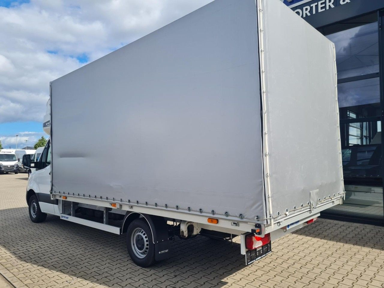 כלי רכב מסחרי עם וילונות צד Mercedes-Benz Sprinter 317 CDI Pritsche Plane Schlafkab. RWD: תמונה 8