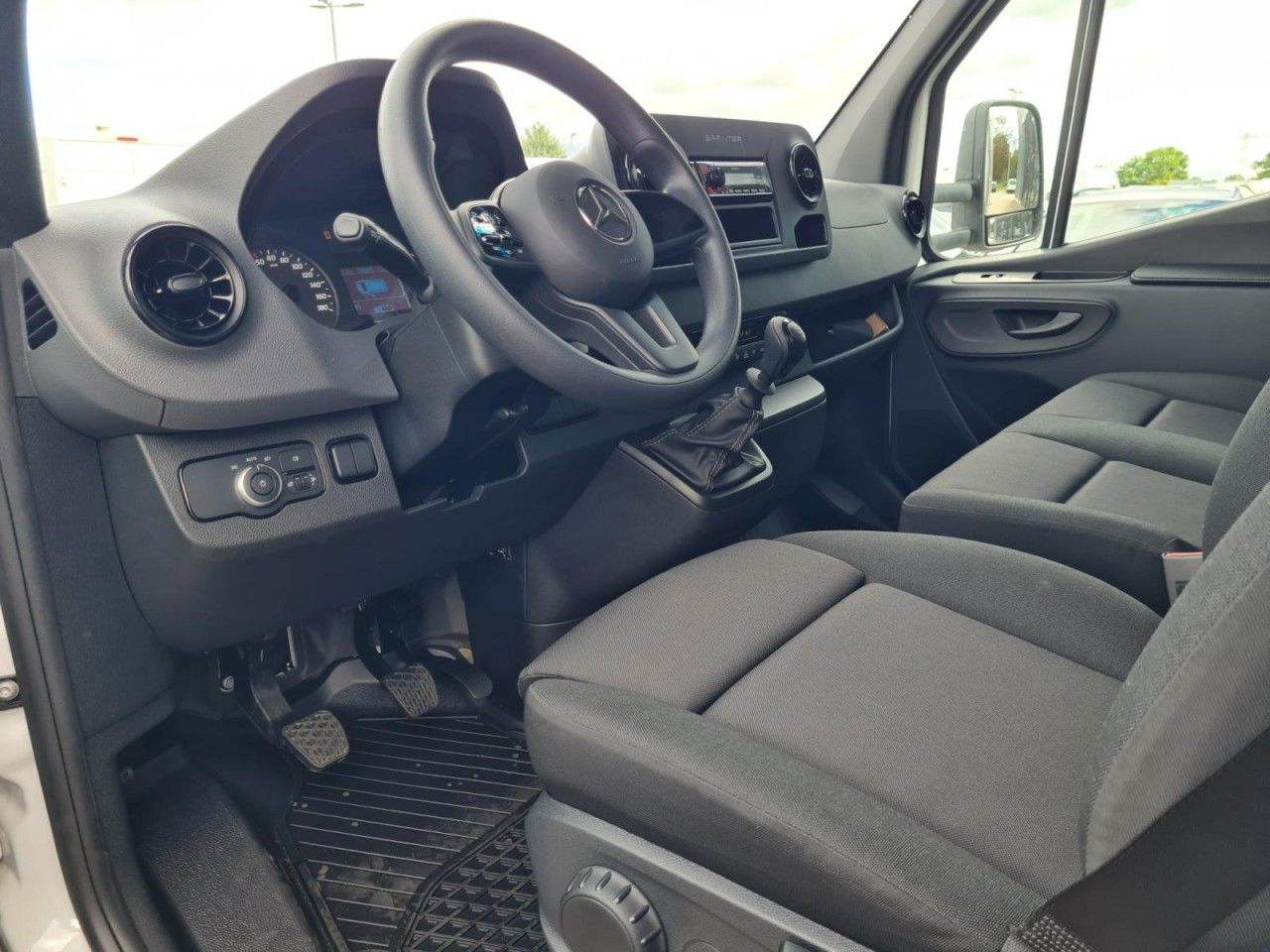 כלי רכב מסחרי עם וילונות צד Mercedes-Benz Sprinter 317 CDI Pritsche Plane Schlafkab. RWD: תמונה 9