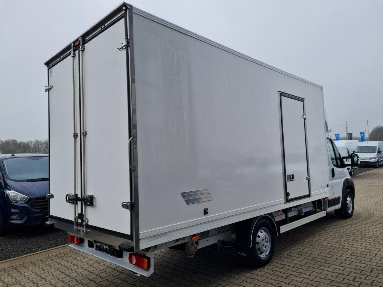 Peugeot Boxer 3.5t Koffer lang L4 ERGO KLIMA KOMFORT TEM - כלי רכב מסחרי עם תיבה: תמונה 4 Peugeot Boxer 3.5t Koffer lang L4 ERGO KLIMA KOMFORT TEM - כלי רכב מסחרי עם תיבה: תמונה 4