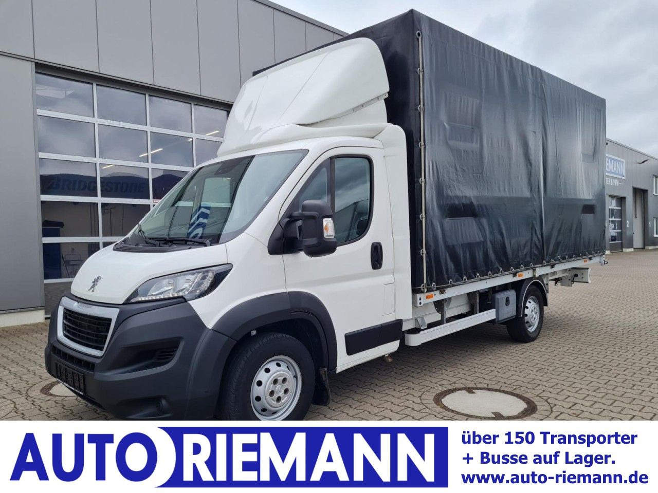 Peugeot Boxer 3,5t Pritsche Plane 2.2 HDi L4 435 - כלי רכב מסחרי עם וילונות צד: תמונה 1 Peugeot Boxer 3,5t Pritsche Plane 2.2 HDi L4 435 - כלי רכב מסחרי עם וילונות צד: תמונה 1