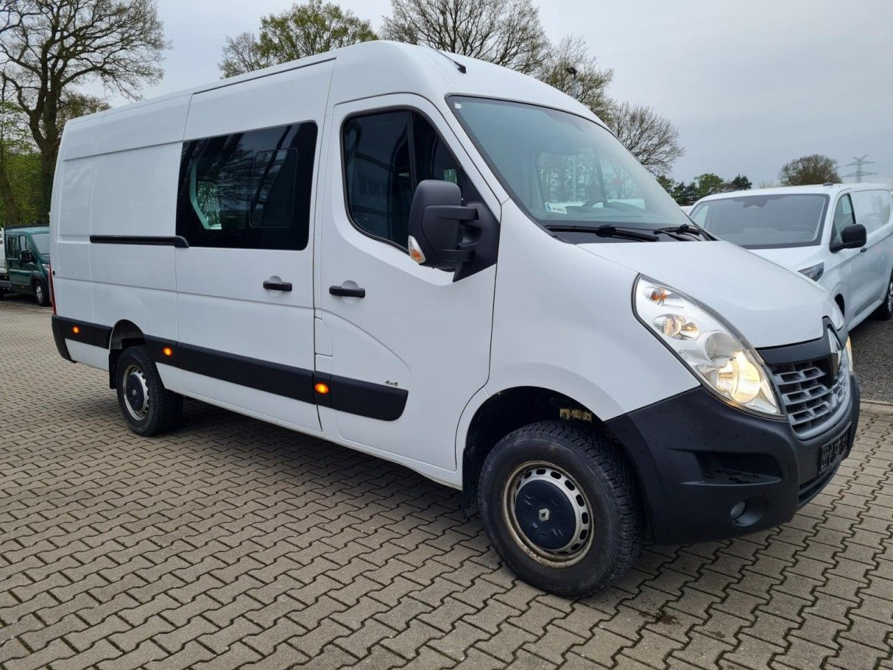 Renault Master 3,5t Kasten Doka dCi 130 L4H2 4x4 Allrad - כלי רכב מסחרי עם לוח, כלי רכב מסחרי קומבי: תמונה 3 Renault Master 3,5t Kasten Doka dCi 130 L4H2 4x4 Allrad - כלי רכב מסחרי עם לוח, כלי רכב מסחרי קומבי: תמונה 3