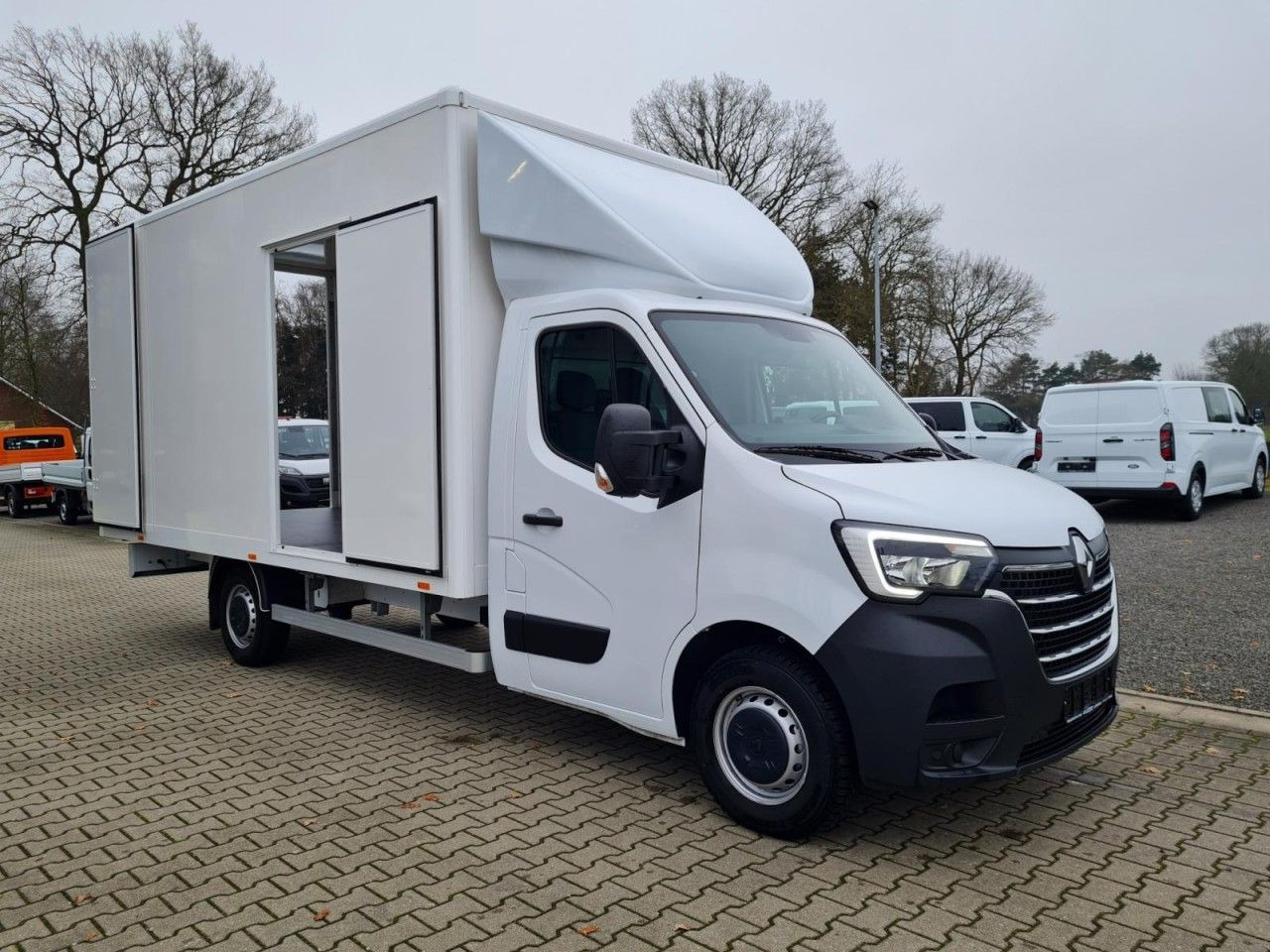 Renault Master 3,5t Koffer dCi 165 mit 10 Pal. Plätze - כלי רכב מסחרי עם תיבה: תמונה 4 Renault Master 3,5t Koffer dCi 165 mit 10 Pal. Plätze - כלי רכב מסחרי עם תיבה: תמונה 4