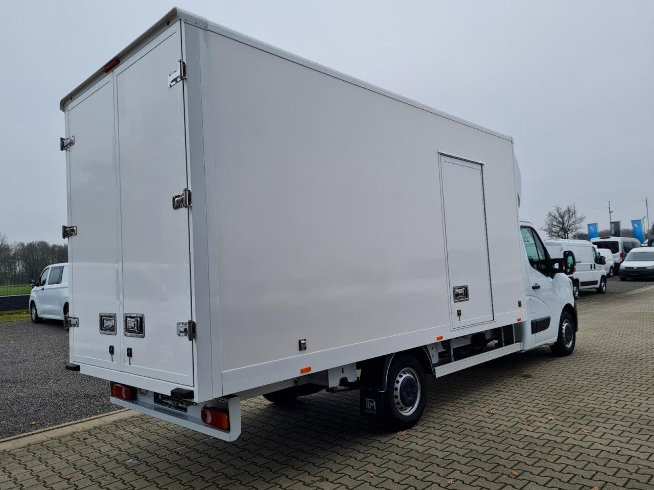 Renault Master 3,5t Koffer dCi 165 mit 10 Pal. Plätze - כלי רכב מסחרי עם תיבה: תמונה 5 Renault Master 3,5t Koffer dCi 165 mit 10 Pal. Plätze - כלי רכב מסחרי עם תיבה: תמונה 5
