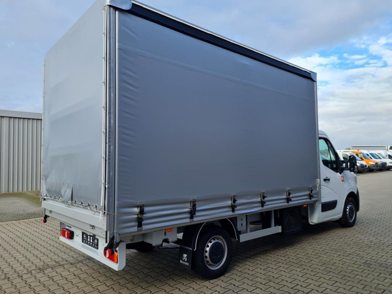 Renault Master 3,5t Pritsche Schiebe Plane ERGO KLIMA TE - כלי רכב מסחרי עם וילונות צד: תמונה 2 Renault Master 3,5t Pritsche Schiebe Plane ERGO KLIMA TE - כלי רכב מסחרי עם וילונות צד: תמונה 2