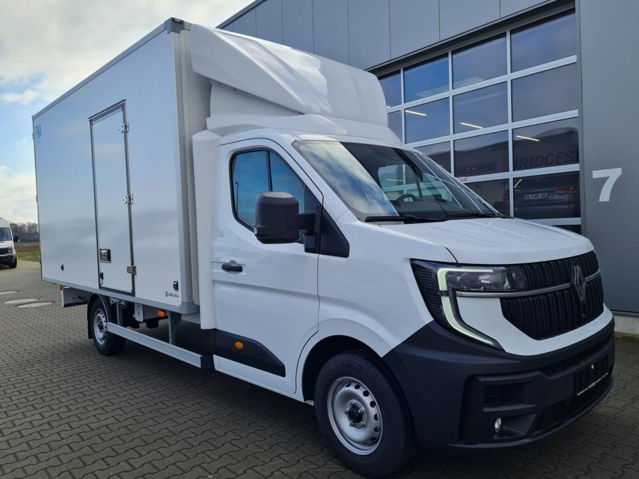 Renault Master 35 New Möbel Koffer KLIMA KAMERA TEMPOMAT - כלי רכב מסחרי עם תיבה: תמונה 4 Renault Master 35 New Möbel Koffer KLIMA KAMERA TEMPOMAT - כלי רכב מסחרי עם תיבה: תמונה 4