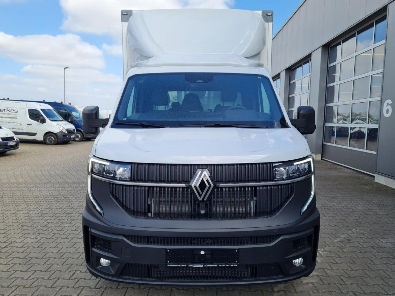 Renault Master 35 New Möbel Koffer KLIMA KOMFORT TEMPOMA - כלי רכב מסחרי עם תיבה: תמונה 2 Renault Master 35 New Möbel Koffer KLIMA KOMFORT TEMPOMA - כלי רכב מסחרי עם תיבה: תמונה 2