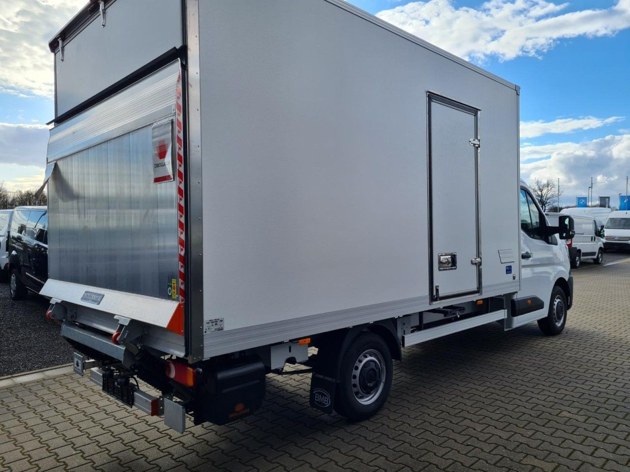 Renault Master 35 New Möbel Koffer LBW LUFTFEDERUNG KAME - כלי רכב מסחרי עם תיבה: תמונה 4 Renault Master 35 New Möbel Koffer LBW LUFTFEDERUNG KAME - כלי רכב מסחרי עם תיבה: תמונה 4