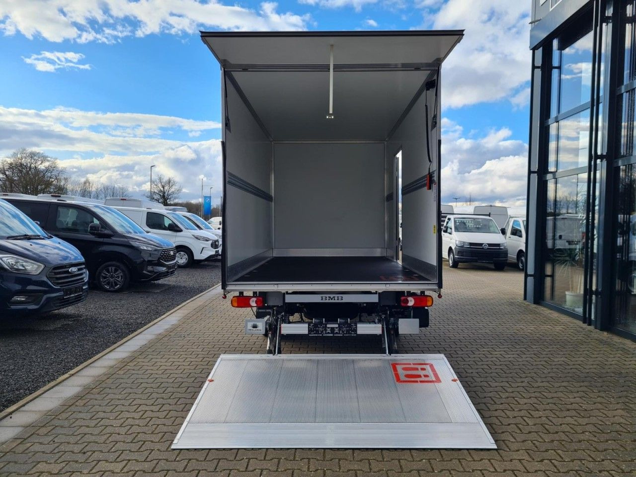 Renault Master 35 New Möbel Koffer LBW LUFTFEDERUNG KAME - כלי רכב מסחרי עם תיבה: תמונה 5 Renault Master 35 New Möbel Koffer LBW LUFTFEDERUNG KAME - כלי רכב מסחרי עם תיבה: תמונה 5