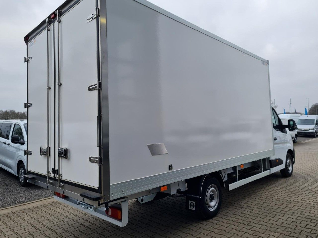 Renault Master 35 New Möbel Koffer LF 4.80m KLIMA TEMPOM - כלי רכב מסחרי עם תיבה: תמונה 4 Renault Master 35 New Möbel Koffer LF 4.80m KLIMA TEMPOM - כלי רכב מסחרי עם תיבה: תמונה 4