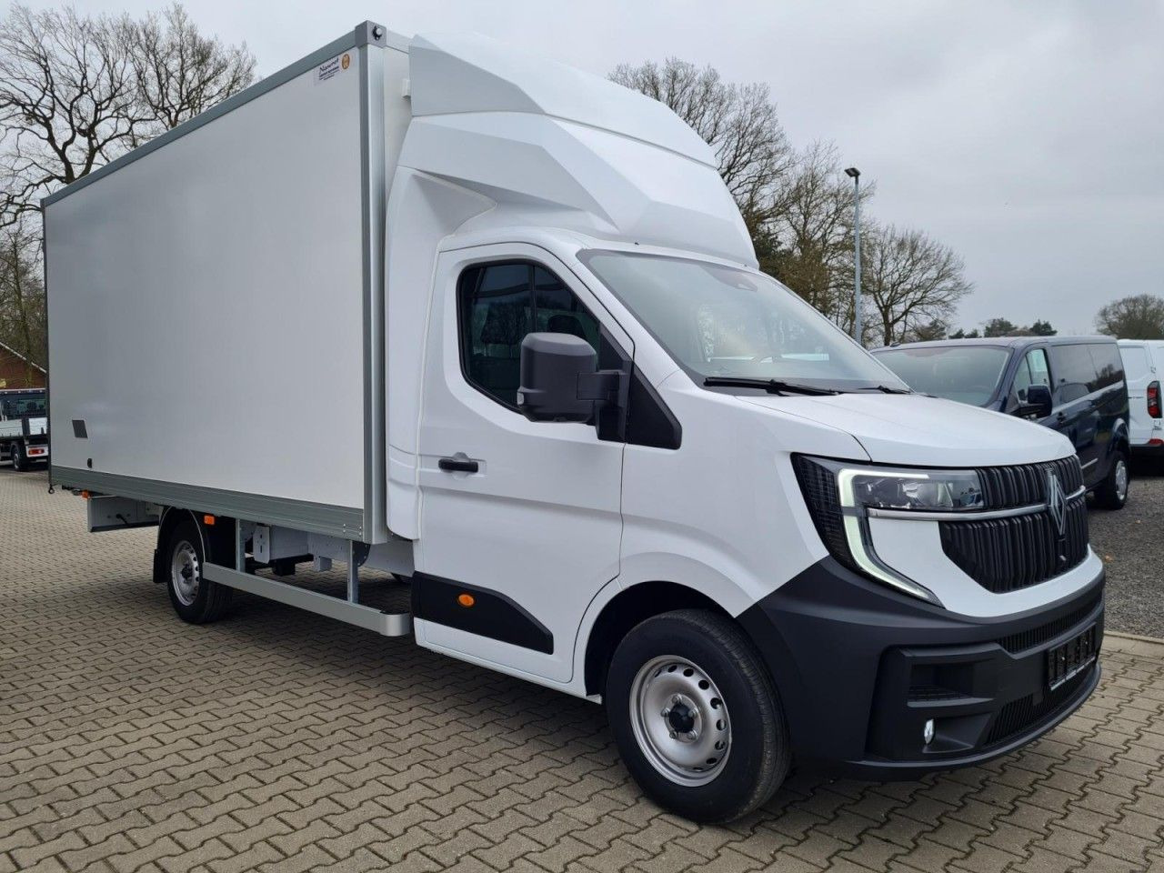Renault Master 35 New Möbel Koffer LF 4.80m KLIMA TEMPOM - כלי רכב מסחרי עם תיבה: תמונה 3 Renault Master 35 New Möbel Koffer LF 4.80m KLIMA TEMPOM - כלי רכב מסחרי עם תיבה: תמונה 3