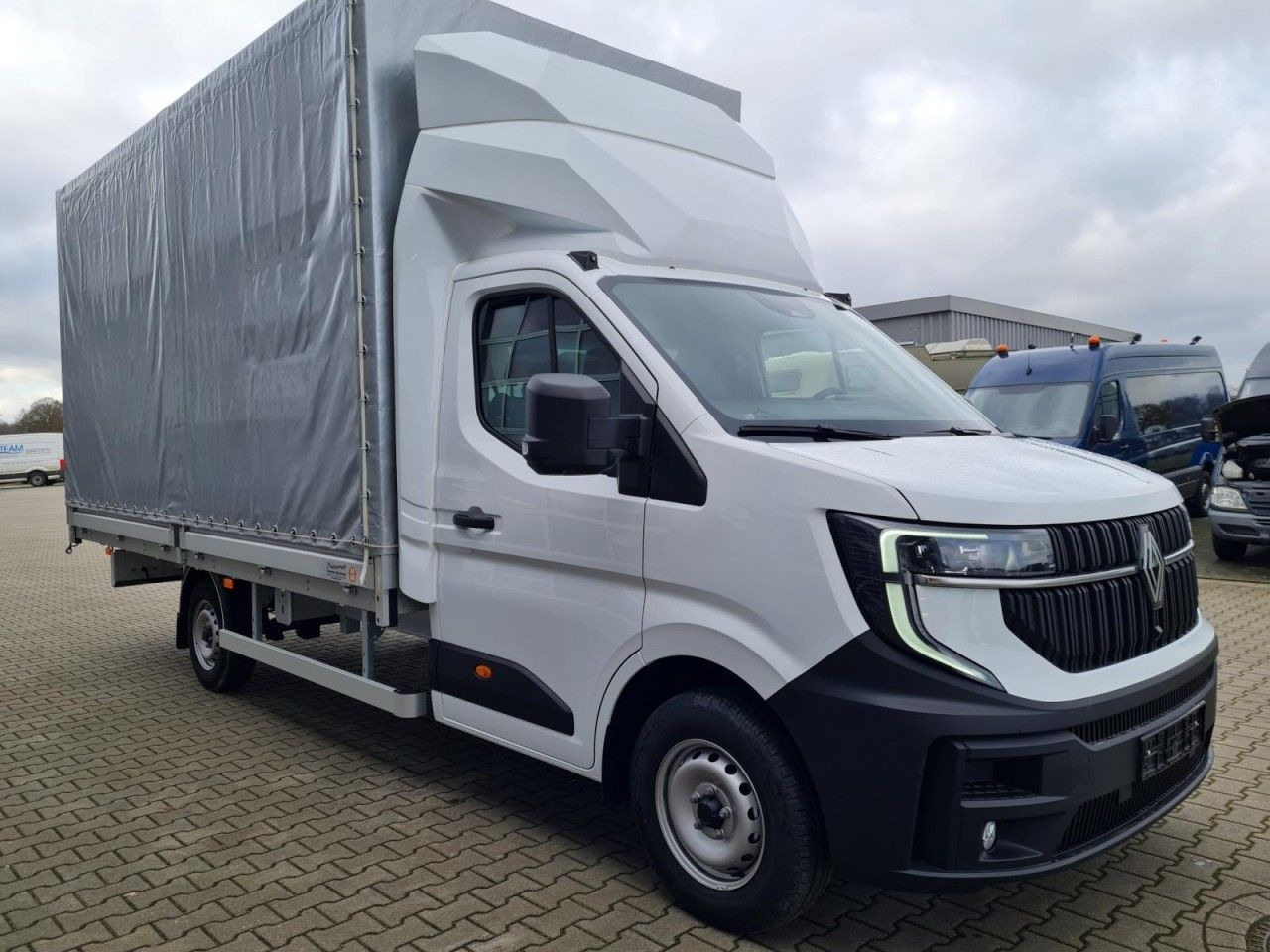 Renault Master 35 New Pritsche Plane 10 Paletten PDC TEM - כלי רכב מסחרי עם וילונות צד: תמונה 3 Renault Master 35 New Pritsche Plane 10 Paletten PDC TEM - כלי רכב מסחרי עם וילונות צד: תמונה 3