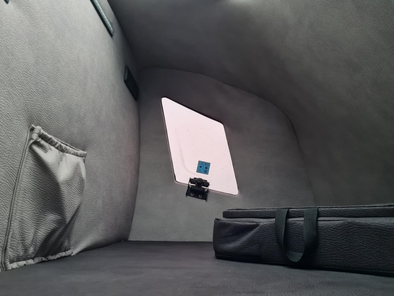 Renault Master 35 Pritsche Schiebe Plane Schlafkab 10 PAL LUFTFEDER - כלי רכב מסחרי עם וילונות צד: תמונה 5 Renault Master 35 Pritsche Schiebe Plane Schlafkab 10 PAL LUFTFEDER - כלי רכב מסחרי עם וילונות צד: תמונה 5