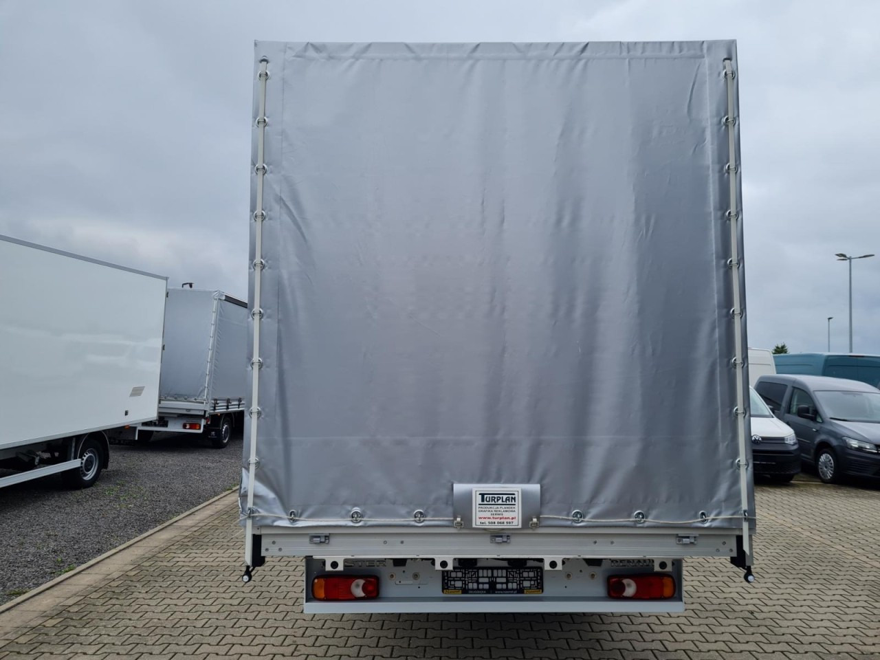 Renault Master 35 Pritsche Schiebe Plane Schlafkab 10 PAL LUFTFEDER - כלי רכב מסחרי עם וילונות צד: תמונה 5 Renault Master 35 Pritsche Schiebe Plane Schlafkab 10 PAL LUFTFEDER - כלי רכב מסחרי עם וילונות צד: תמונה 5