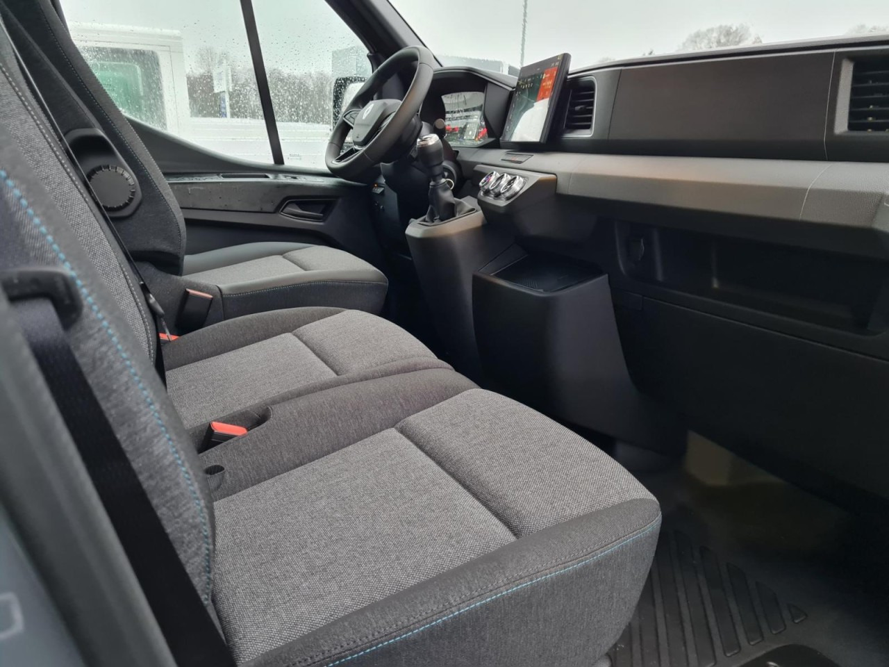 Renault Master 35 Pritsche Schiebe Plane Schlafkab 10 PAL LUFTFEDER - כלי רכב מסחרי עם וילונות צד: תמונה 4 Renault Master 35 Pritsche Schiebe Plane Schlafkab 10 PAL LUFTFEDER - כלי רכב מסחרי עם וילונות צד: תמונה 4