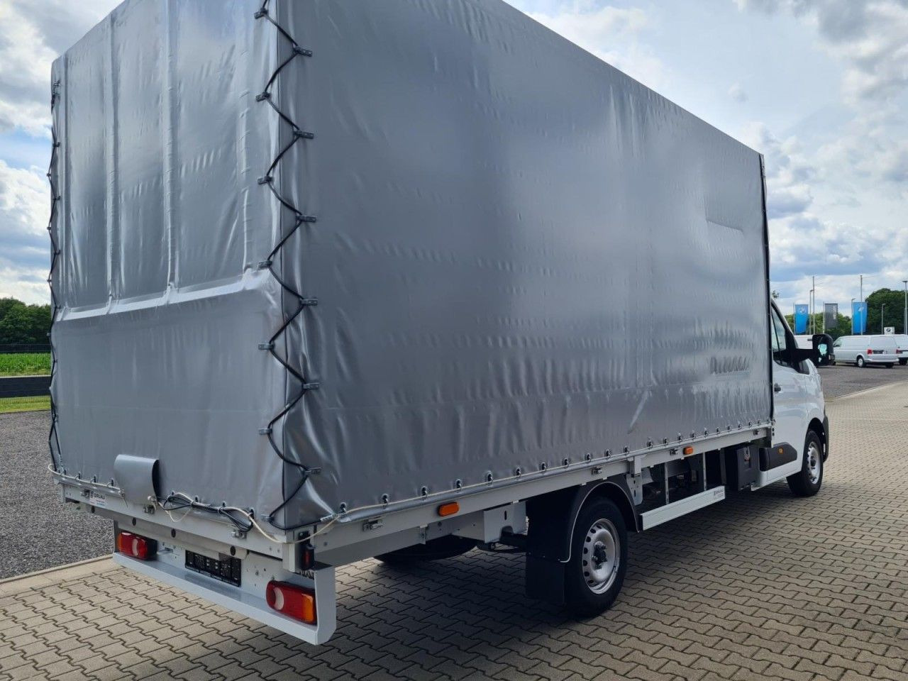 Renault Master 35 Pritsche Schiebe Plane dCi 170 10 Pal. - כלי רכב מסחרי עם וילונות צד: תמונה 5 Renault Master 35 Pritsche Schiebe Plane dCi 170 10 Pal. - כלי רכב מסחרי עם וילונות צד: תמונה 5