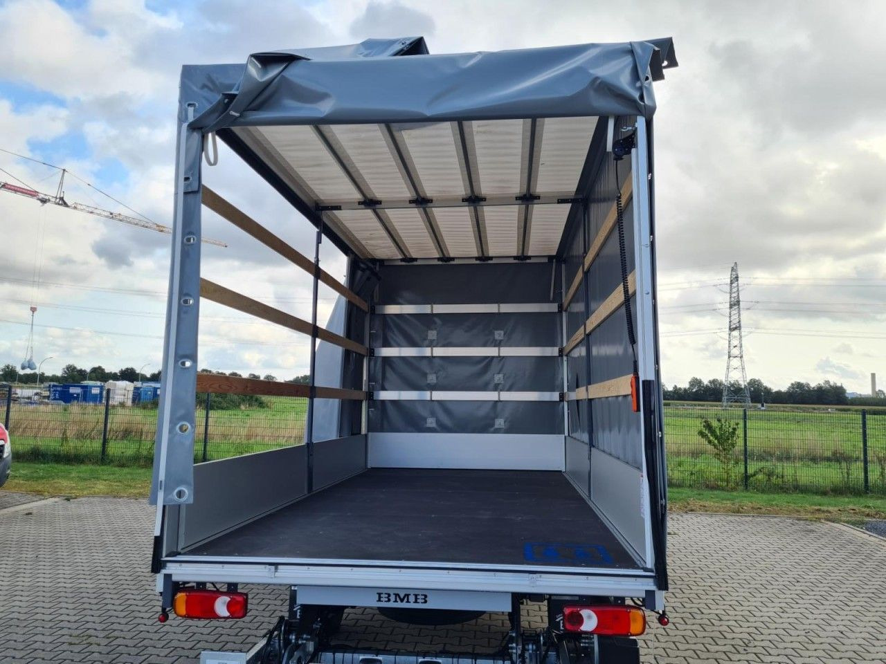Renault Master Pritsche 2x Schiebe Plane Schlafkab LBW - כלי רכב מסחרי עם וילונות צד: תמונה 5 Renault Master Pritsche 2x Schiebe Plane Schlafkab LBW - כלי רכב מסחרי עם וילונות צד: תמונה 5