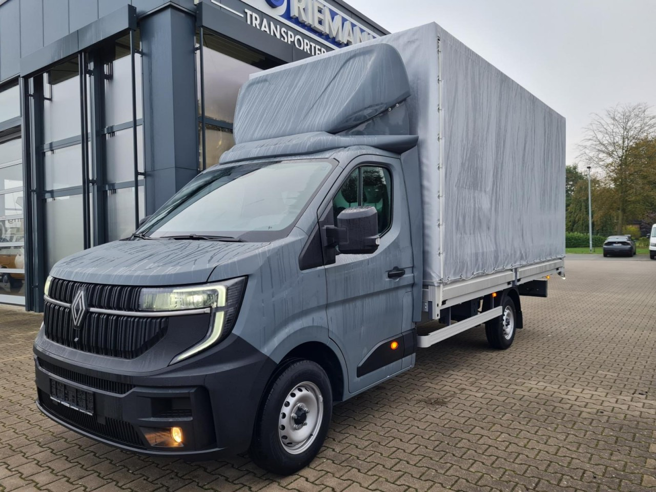 Renault Master Pritsche Schiebe Plane 10 Pal. LUFTFEDERUNG - כלי רכב מסחרי עם וילונות צד: תמונה 2 Renault Master Pritsche Schiebe Plane 10 Pal. LUFTFEDERUNG - כלי רכב מסחרי עם וילונות צד: תמונה 2