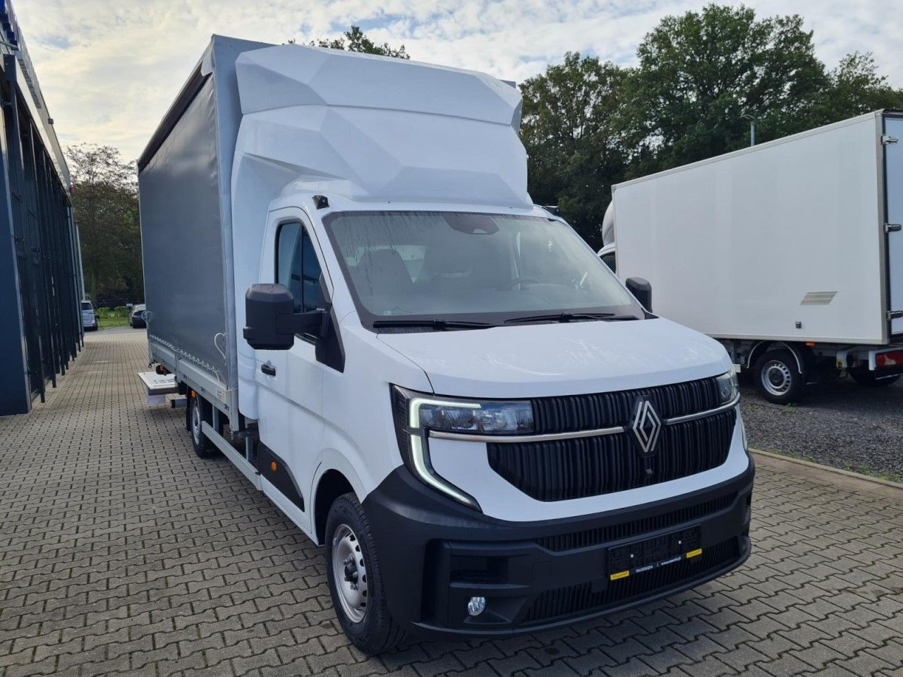 Renault Master Pritsche Schiebe Plane LBW 10 Pal. Luftfe - כלי רכב מסחרי עם וילונות צד: תמונה 2 Renault Master Pritsche Schiebe Plane LBW 10 Pal. Luftfe - כלי רכב מסחרי עם וילונות צד: תמונה 2