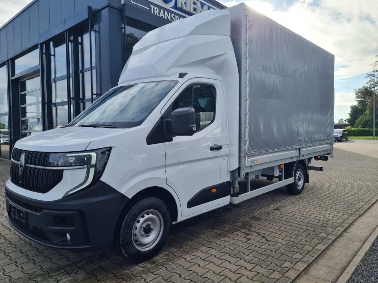 Renault Master Pritsche Schiebe Plane LBW Luftfederung - כלי רכב מסחרי עם וילונות צד: תמונה 2 Renault Master Pritsche Schiebe Plane LBW Luftfederung - כלי רכב מסחרי עם וילונות צד: תמונה 2