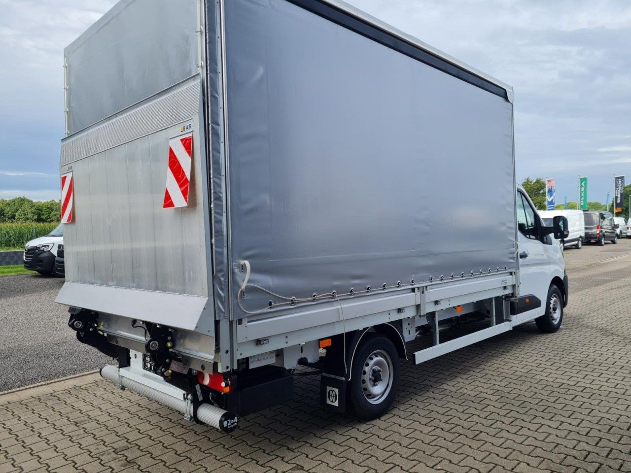 Renault Master Pritsche Schiebe Plane LBW Luftfederung - כלי רכב מסחרי עם וילונות צד: תמונה 5 Renault Master Pritsche Schiebe Plane LBW Luftfederung - כלי רכב מסחרי עם וילונות צד: תמונה 5