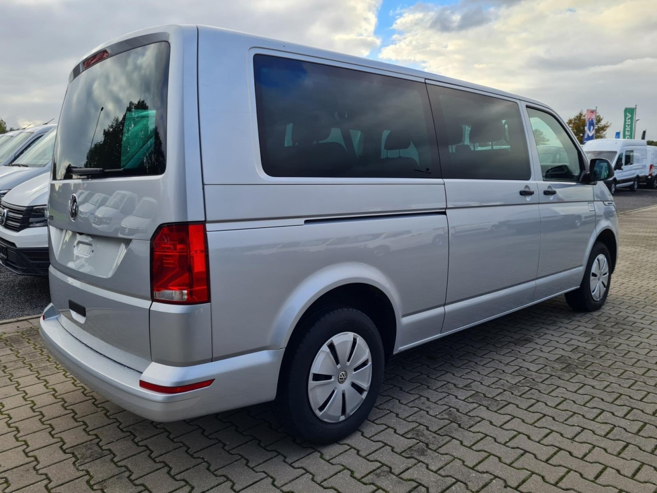 VW Volkswagen T6.1 Caravelle TDI lang 9 Sitzer 2 Schiebetüren Trendl. - מיניבוס, כלי רכב מסחרי לנוסעים: תמונה 4 VW Volkswagen T6.1 Caravelle TDI lang 9 Sitzer 2 Schiebetüren Trendl. - מיניבוס, כלי רכב מסחרי לנוסעים: תמונה 4