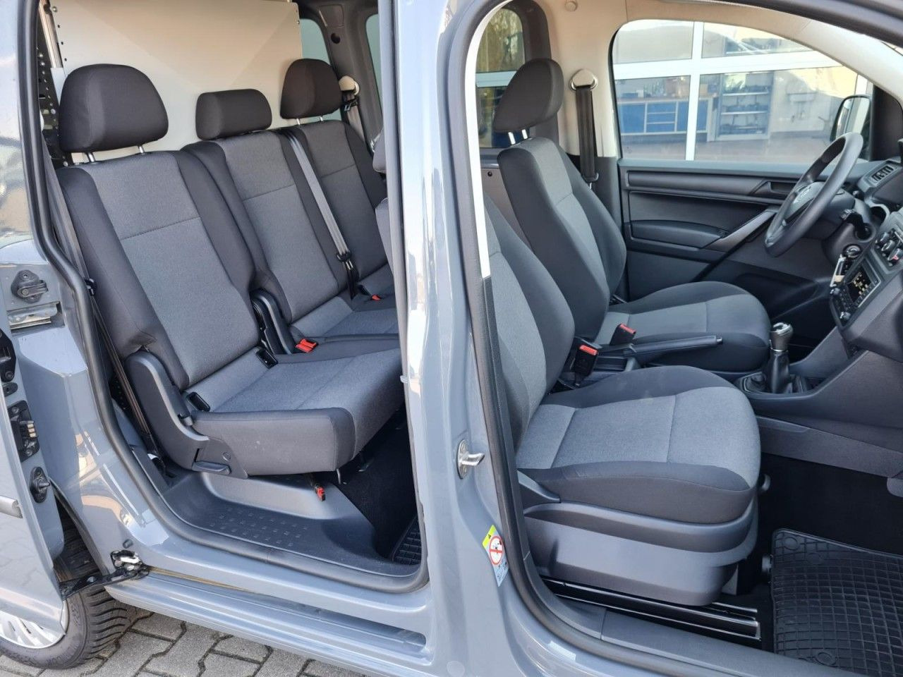 Volkswagen Caddy 4Motion TDi Kombi 5-Sitze REGALSYSTEM TEMP - מכונית: תמונה 4 Volkswagen Caddy 4Motion TDi Kombi 5-Sitze REGALSYSTEM TEMP - מכונית: תמונה 4
