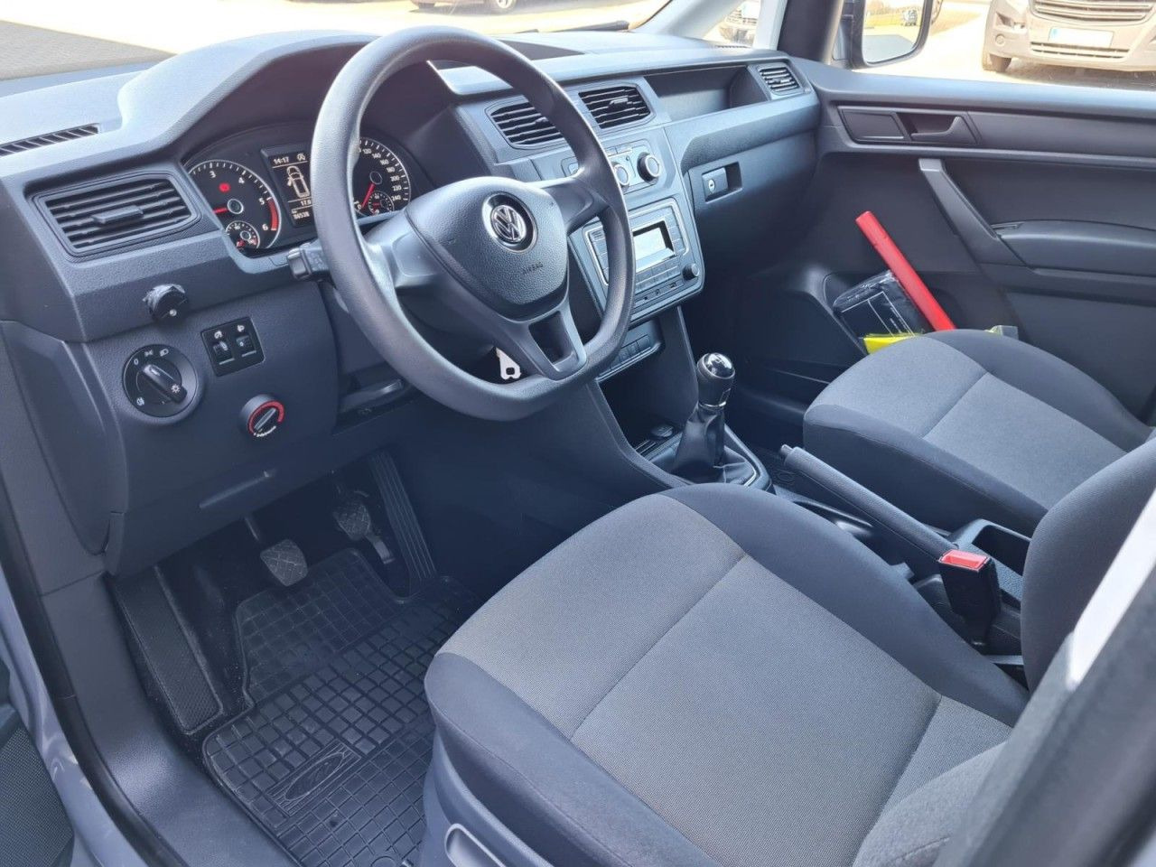 הַחכָּרָה  Volkswagen Caddy 4Motion TDi Kombi 5-Sitze REGALSYSTEM TEMP Volkswagen Caddy 4Motion TDi Kombi 5-Sitze REGALSYSTEM TEMP: תמונה 9