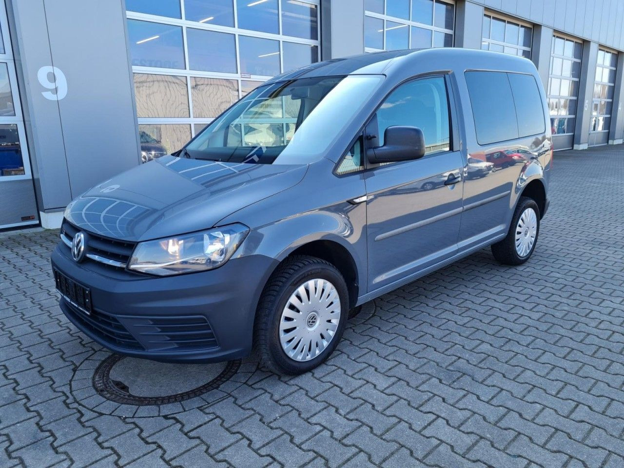 Volkswagen Caddy 4Motion TDi Kombi 5-Sitze REGALSYSTEM TEMP - מכונית: תמונה 3 Volkswagen Caddy 4Motion TDi Kombi 5-Sitze REGALSYSTEM TEMP - מכונית: תמונה 3