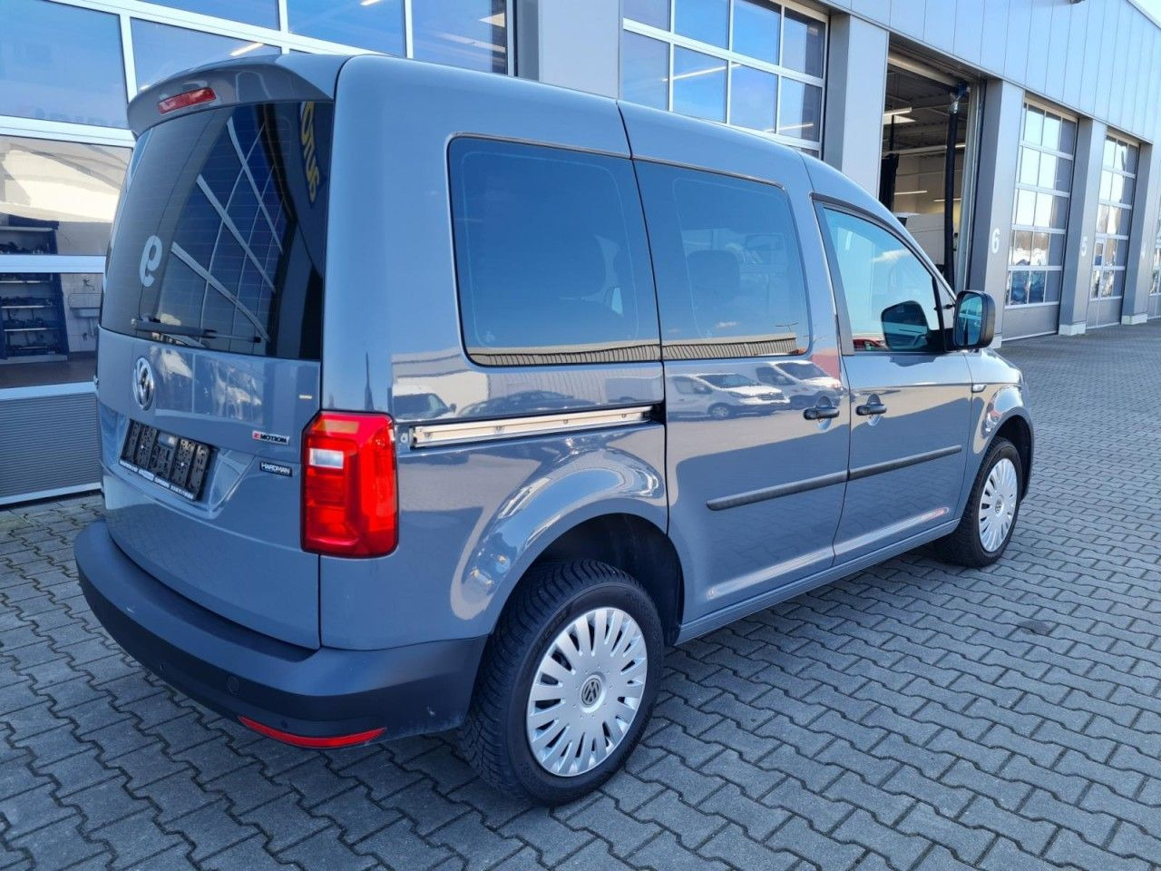 Volkswagen Caddy 4Motion TDi Kombi 5-Sitze TEMPO STHZ REGAL - רכב סטיישן: תמונה 5 Volkswagen Caddy 4Motion TDi Kombi 5-Sitze TEMPO STHZ REGAL - רכב סטיישן: תמונה 5