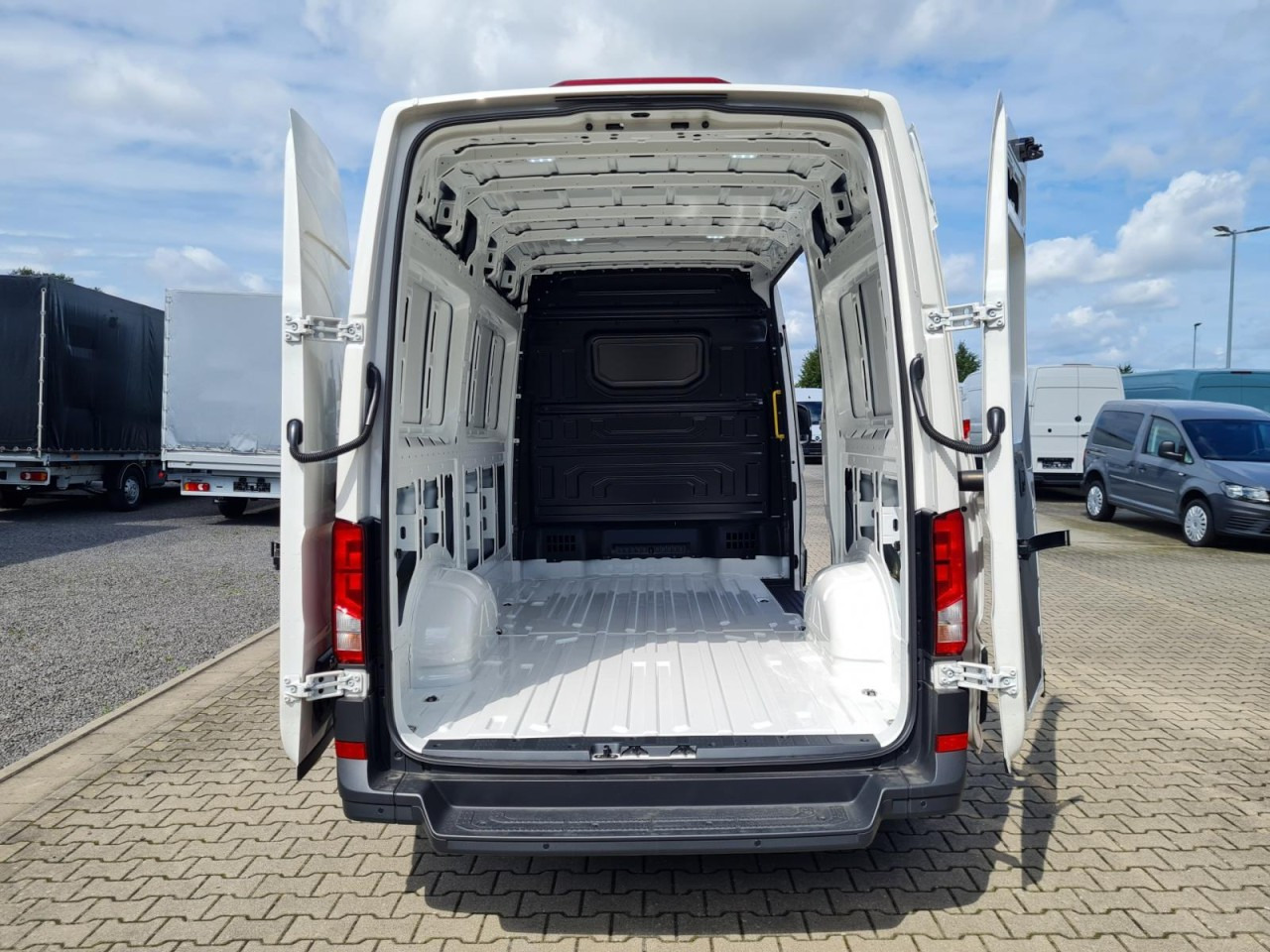 Volkswagen Crafter 35 Kasten MR L3H3 KLIMA KOMFORT PDC TEMPOMAT - כלי רכב מסחרי עם לוח: תמונה 5 Volkswagen Crafter 35 Kasten MR L3H3 KLIMA KOMFORT PDC TEMPOMAT - כלי רכב מסחרי עם לוח: תמונה 5