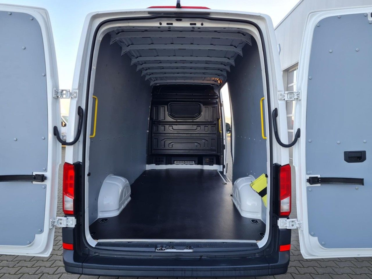 Volkswagen Crafter 35 Kasten lang L4H2 KAMERA NAVI_APP HOLZ - כלי רכב מסחרי עם לוח: תמונה 5 Volkswagen Crafter 35 Kasten lang L4H2 KAMERA NAVI_APP HOLZ - כלי רכב מסחרי עם לוח: תמונה 5