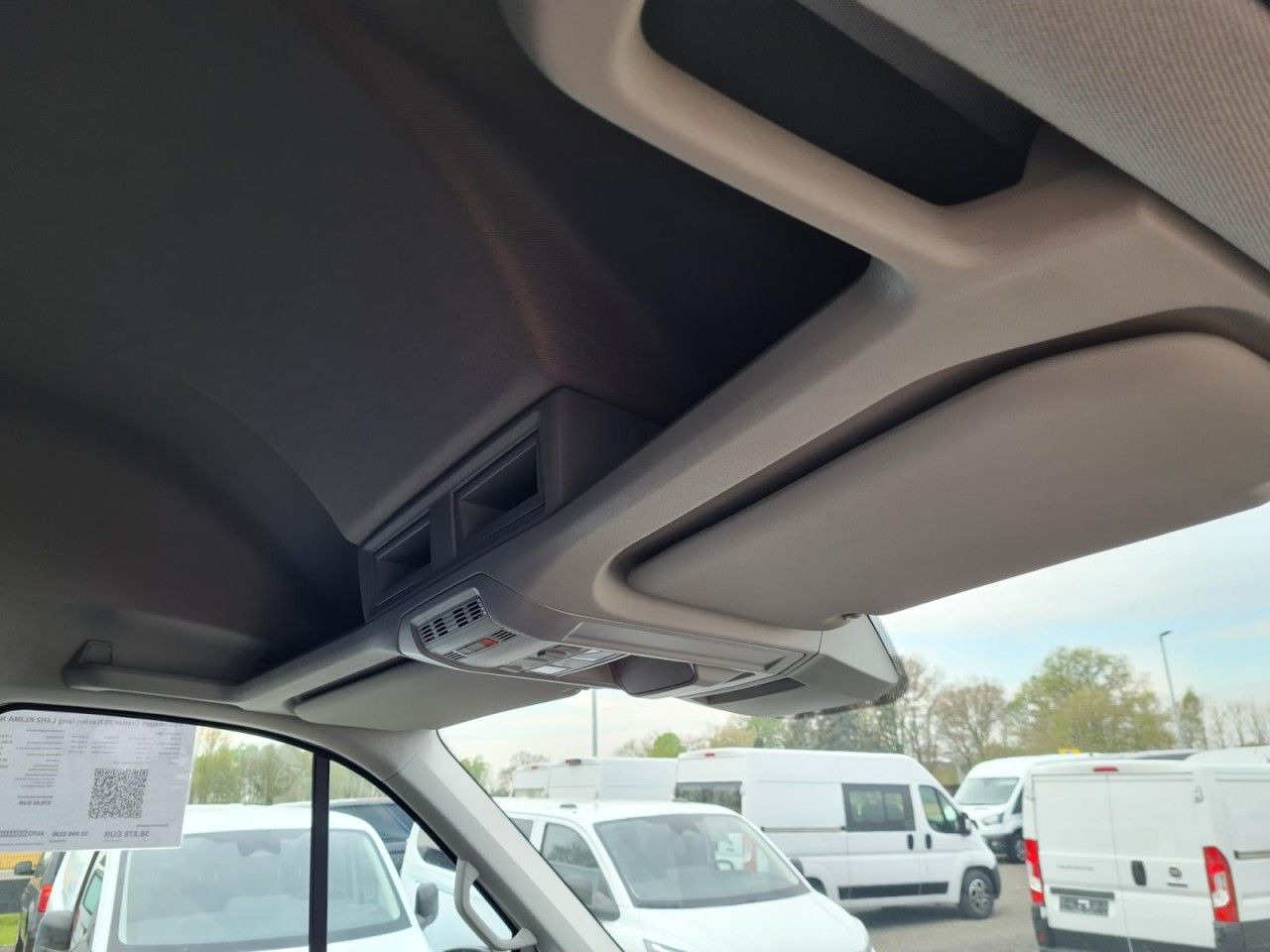 כלי רכב מסחרי עם לוח Volkswagen Crafter 35 Kasten lang L4H2 KLIMA NAVI_APP HOLZB: תמונה 24