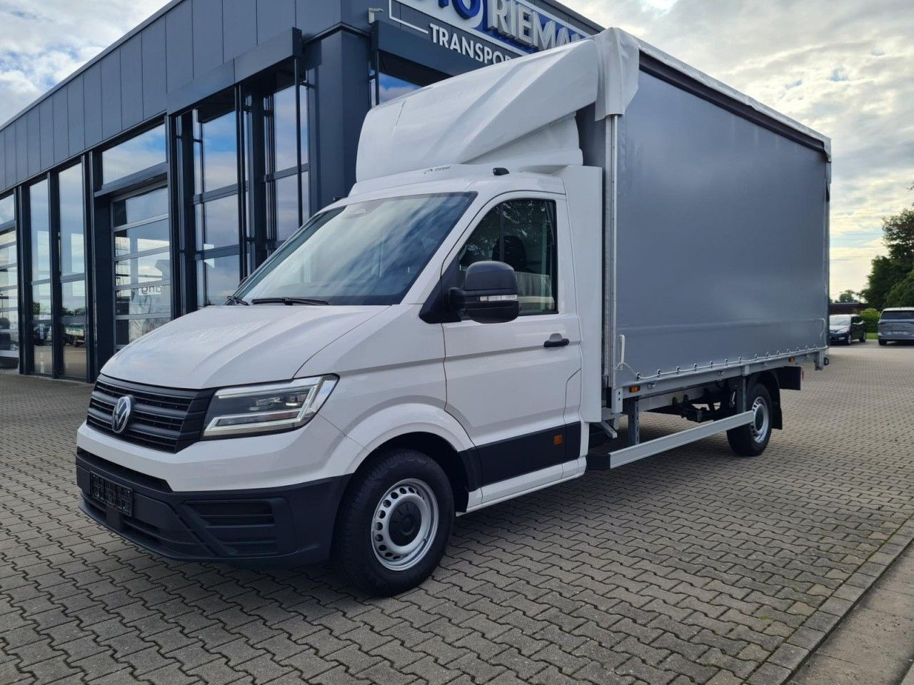 Volkswagen Crafter 35 TDI Pritsche Schiebe Plane ERGO LED T - כלי רכב מסחרי עם וילונות צד: תמונה 2 Volkswagen Crafter 35 TDI Pritsche Schiebe Plane ERGO LED T - כלי רכב מסחרי עם וילונות צד: תמונה 2