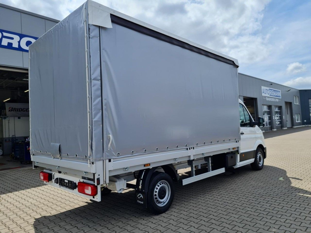 Volkswagen Crafter 35 TDI Pritsche Schiebe Plane LED TEMPOM - כלי רכב מסחרי עם וילונות צד: תמונה 4 Volkswagen Crafter 35 TDI Pritsche Schiebe Plane LED TEMPOM - כלי רכב מסחרי עם וילונות צד: תמונה 4