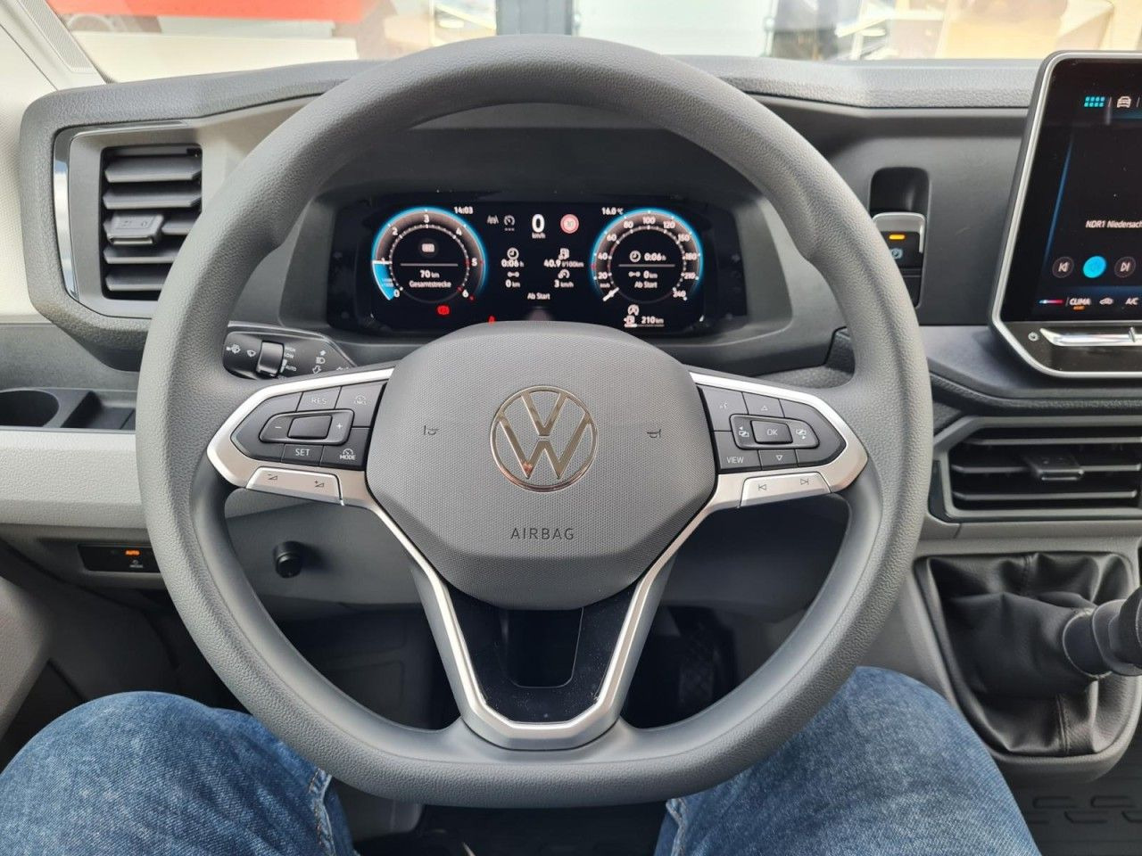 Volkswagen Crafter 35 TDI Pritsche Schiebe Plane LED TEMPOM - כלי רכב מסחרי עם וילונות צד: תמונה 4 Volkswagen Crafter 35 TDI Pritsche Schiebe Plane LED TEMPOM - כלי רכב מסחרי עם וילונות צד: תמונה 4