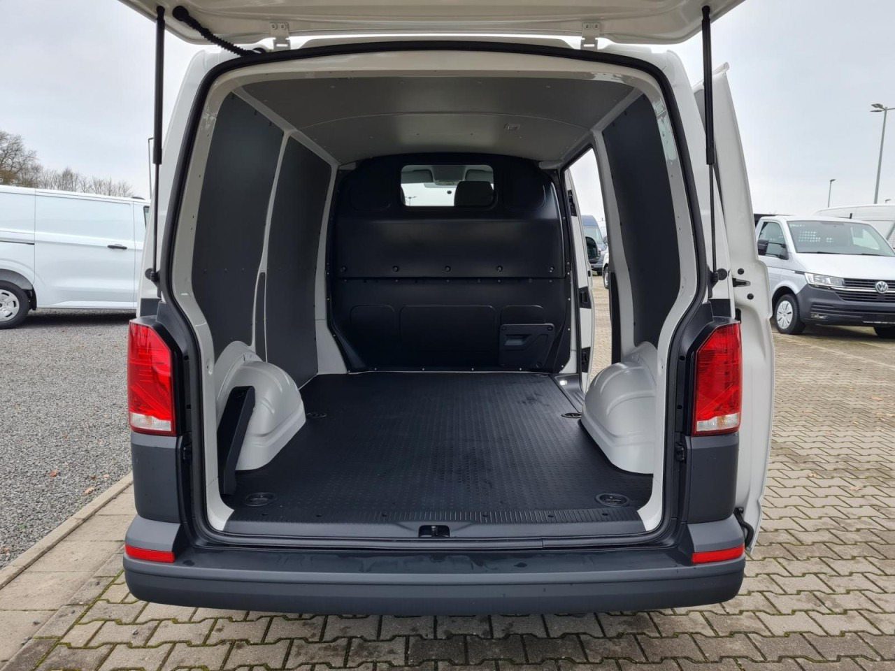 Volkswagen T6.1 Kasten KR Heckklappe KAMERA KLIMA NAVI/APP - כלי רכב מסחרי קטן: תמונה 5 Volkswagen T6.1 Kasten KR Heckklappe KAMERA KLIMA NAVI/APP - כלי רכב מסחרי קטן: תמונה 5