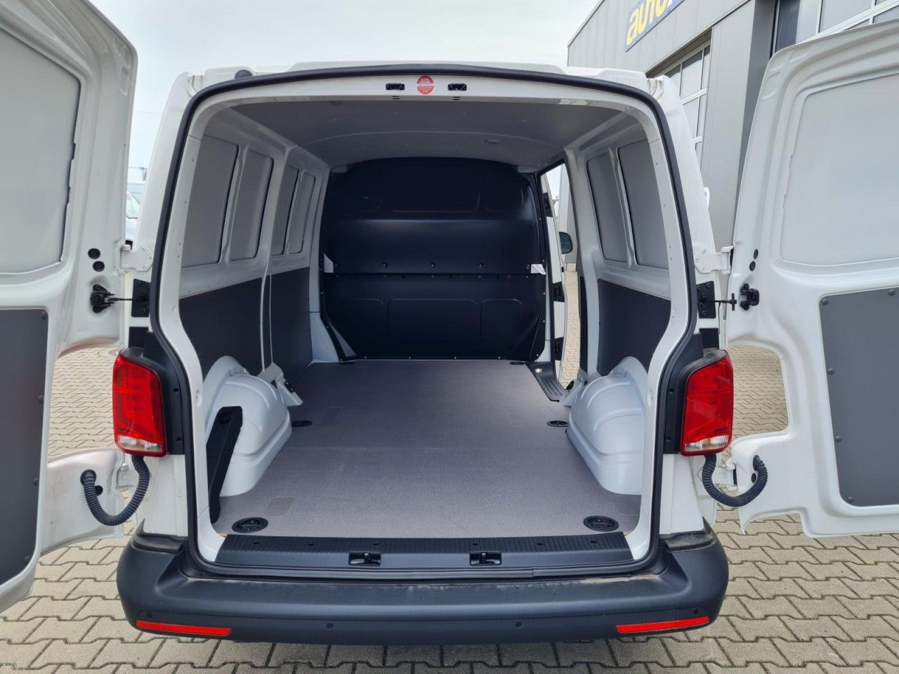 Volkswagen T6.1 Kasten lang DSG KLIMA KOMFORT ACC TEMPO PDC - כלי רכב מסחרי קטן: תמונה 5 Volkswagen T6.1 Kasten lang DSG KLIMA KOMFORT ACC TEMPO PDC - כלי רכב מסחרי קטן: תמונה 5