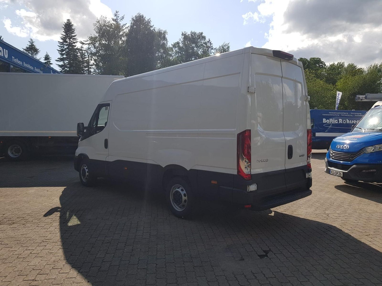 Iveco Daily 35S14A8 V Y mit Rückfahrkamera und Radi... - כלי רכב מסחרי עם לוח: תמונה 3 Iveco Daily 35S14A8 V Y mit Rückfahrkamera und Radi... - כלי רכב מסחרי עם לוח: תמונה 3