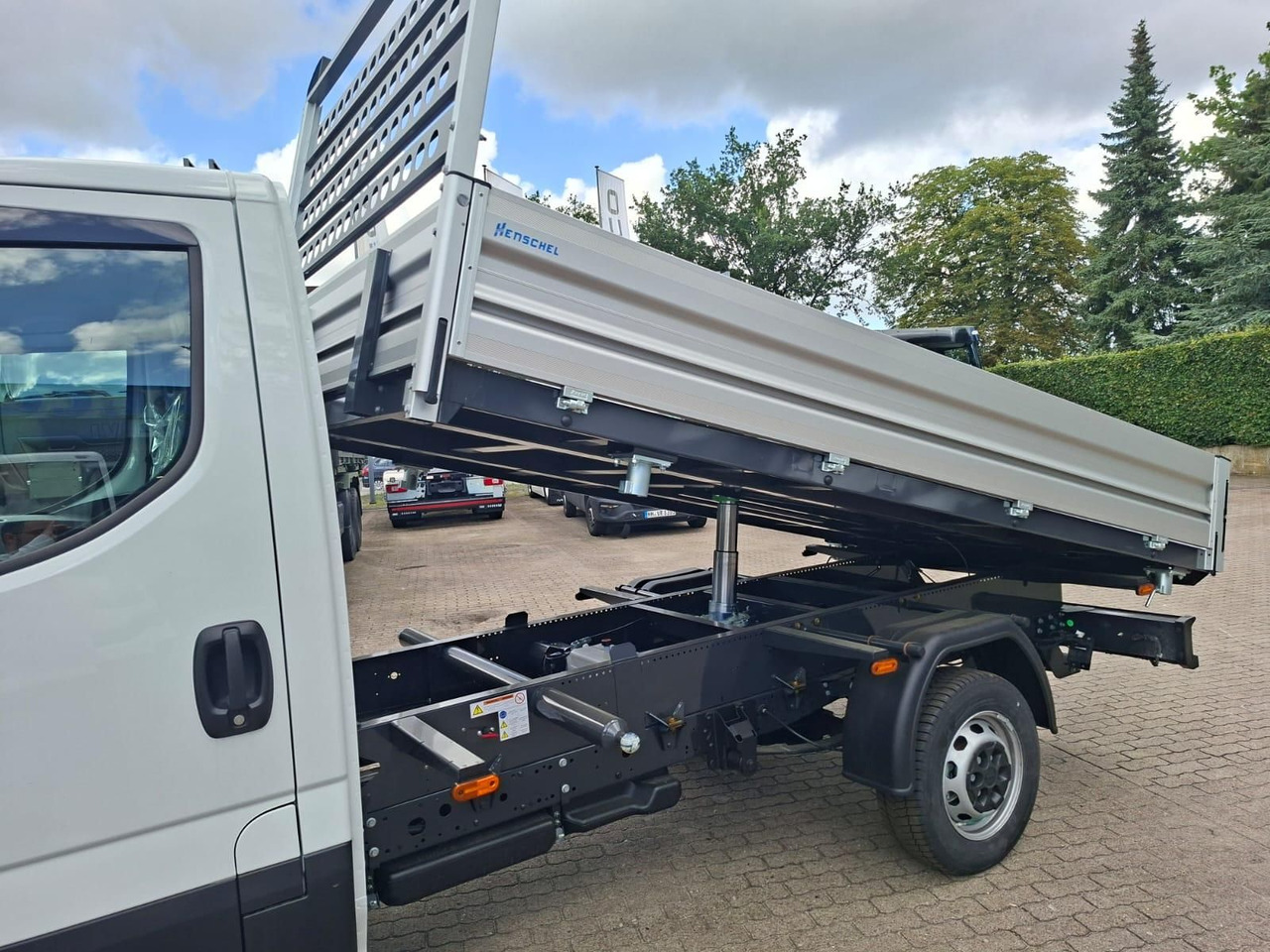 Iveco Daily 35S14A8Y Henschel 3-Seiten Kipper - כלי רכב מסחרי במיטה שטוחה: תמונה 3 Iveco Daily 35S14A8Y Henschel 3-Seiten Kipper - כלי רכב מסחרי במיטה שטוחה: תמונה 3