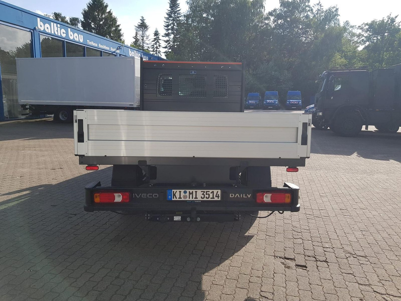 Iveco Daily 35S14HA8 Pritsche AHK 100 kW (136 PS),... - כלי רכב מסחרי במיטה שטוחה: תמונה 4 Iveco Daily 35S14HA8 Pritsche AHK 100 kW (136 PS),... - כלי רכב מסחרי במיטה שטוחה: תמונה 4