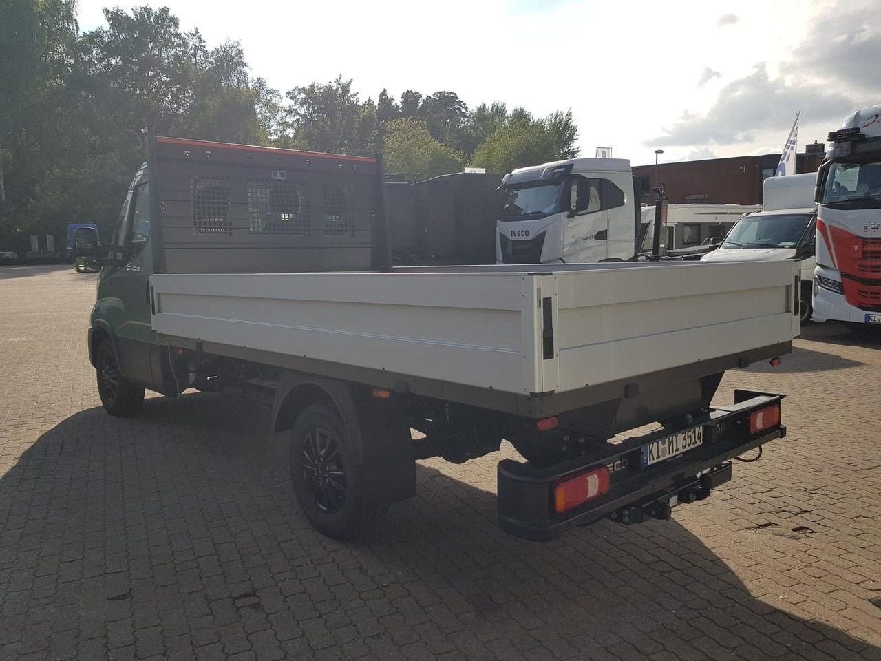 Iveco Daily 35S14HA8 Pritsche AHK 100 kW (136 PS),... - כלי רכב מסחרי במיטה שטוחה: תמונה 3 Iveco Daily 35S14HA8 Pritsche AHK 100 kW (136 PS),... - כלי רכב מסחרי במיטה שטוחה: תמונה 3