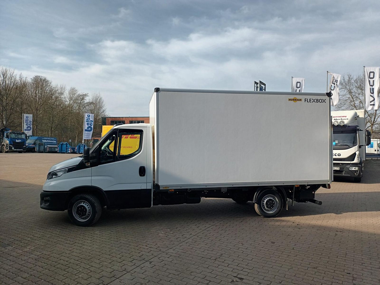 Iveco Daily 35S14HE Koffer LBW, Rückfahrkamera 2x a... - כלי רכב מסחרי עם תיבה: תמונה 2 Iveco Daily 35S14HE Koffer LBW, Rückfahrkamera 2x a... - כלי רכב מסחרי עם תיבה: תמונה 2